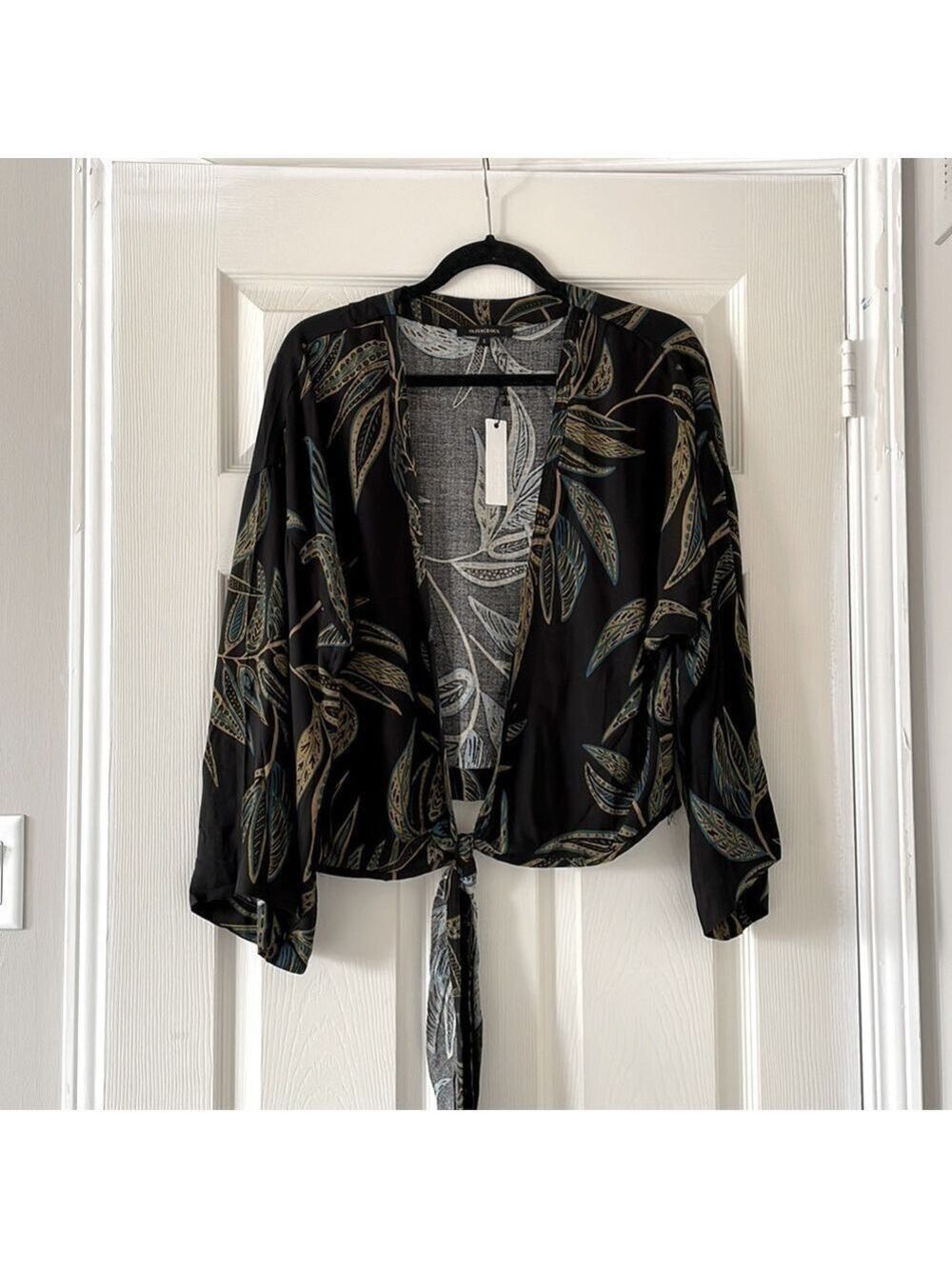 OLIVACEOUS Leaf Pattern Tie Front Bell Sleeve  Crop Top Size Small